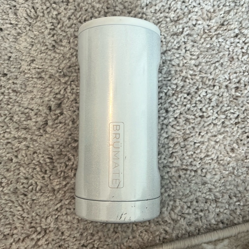 Brümate Slim Can Coozie